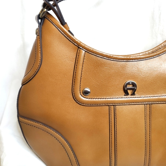 Etienne Aigner Genuine Leather Shoulder Bag EUC ❤️ - Picture 2 of 14